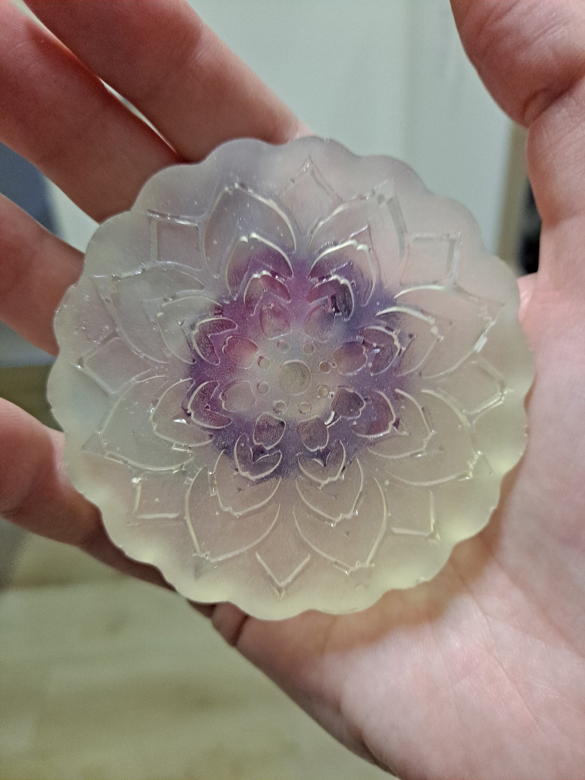 Jabón con flor seca encapsulada